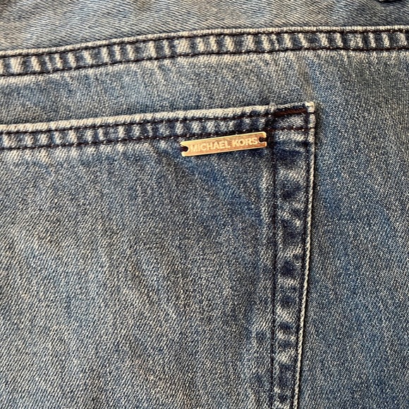 Michael Kors Wide Leg Cropped Jeans. - Picture 2 of 9